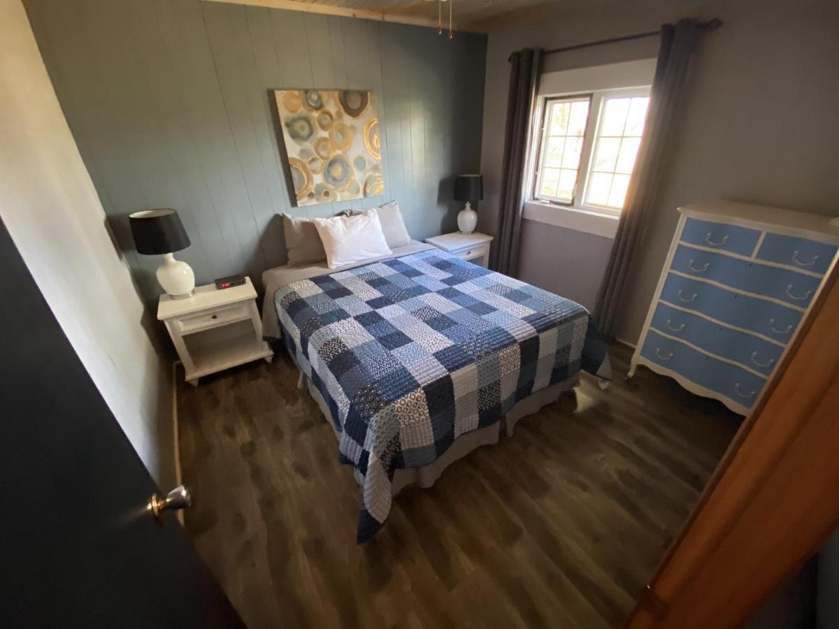 The Pines Motel And Cottages Rustico Ngoại thất bức ảnh